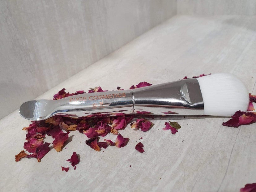DESIGNER: Foundation/Facial Skincare Brush